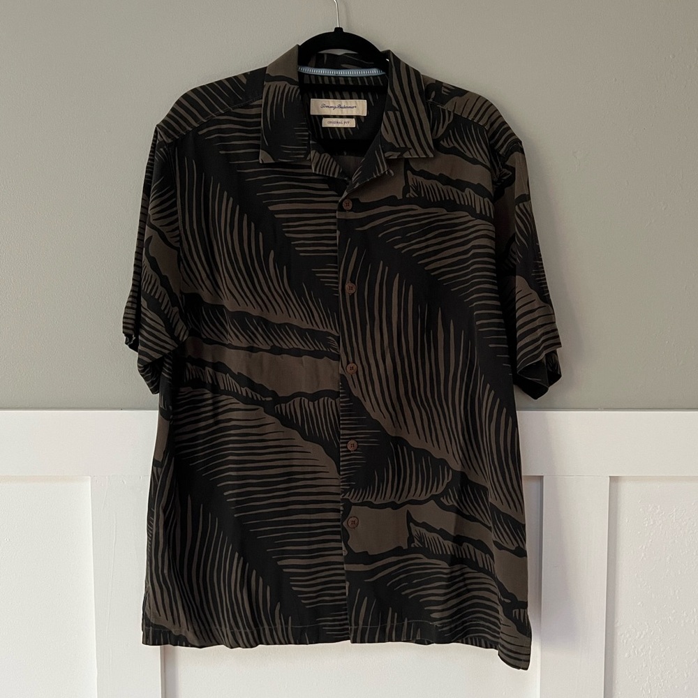 Tommy Bahama Original Fit 100% Silk Button Down Shirt